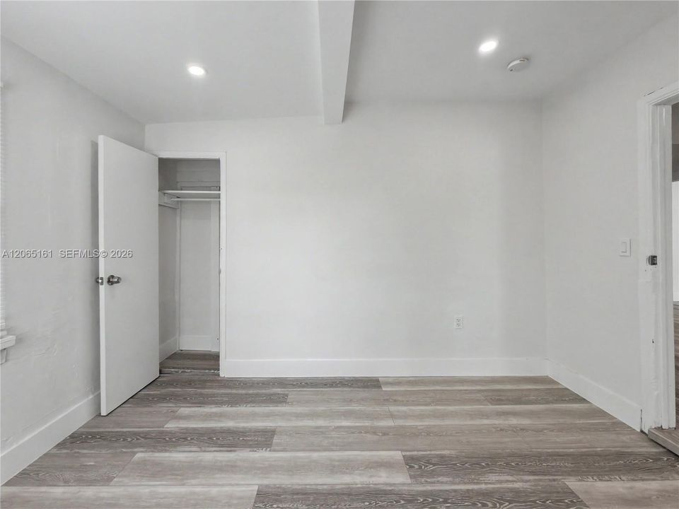 Active With Contract: $3,300 (3 beds, 1 baths, 1107 Square Feet)