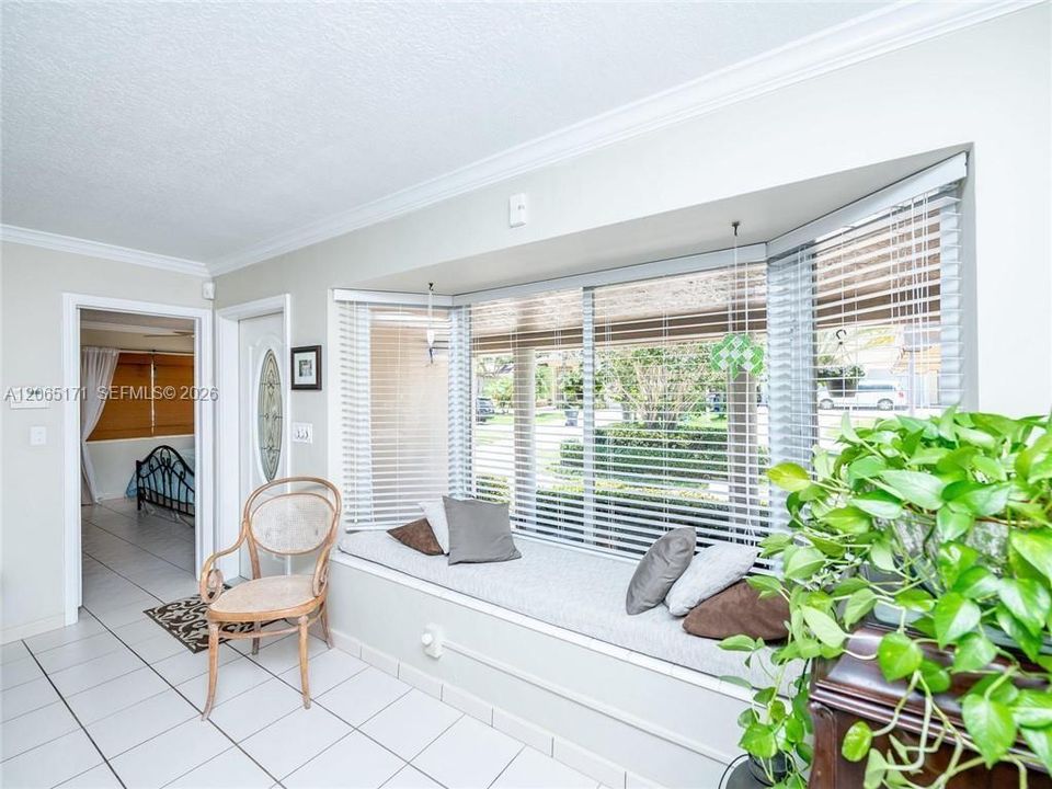 For Sale: $1,200,000 (3 beds, 2 baths, 1784 Square Feet)