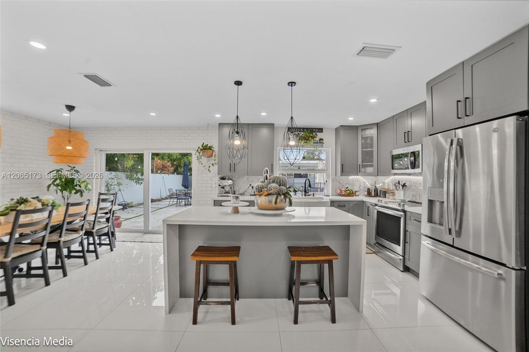 For Sale: $810,000 (3 beds, 2 baths, 1533 Square Feet)