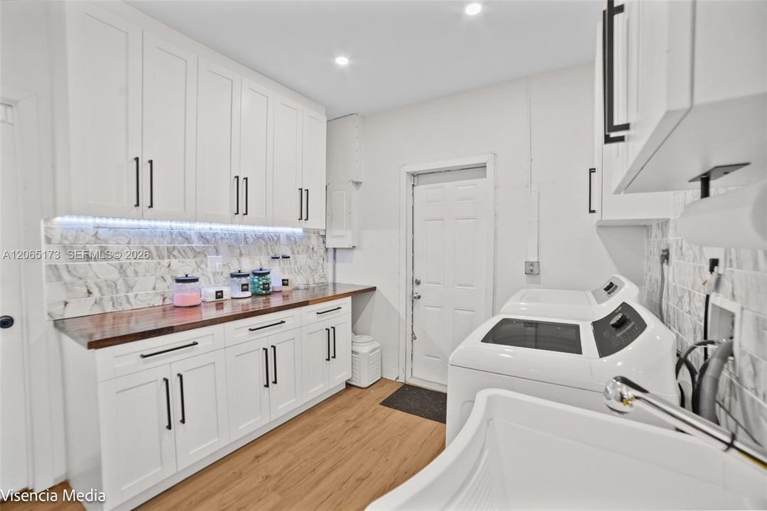 For Sale: $810,000 (3 beds, 2 baths, 1533 Square Feet)