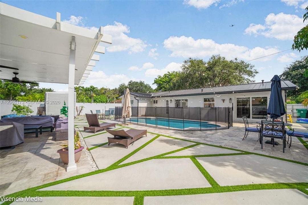 For Sale: $810,000 (3 beds, 2 baths, 1533 Square Feet)