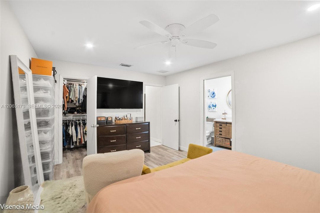 For Sale: $810,000 (3 beds, 2 baths, 1533 Square Feet)