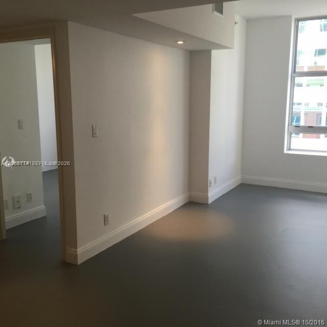 For Rent: $1,975 (1 beds, 1 baths, 594 Square Feet)