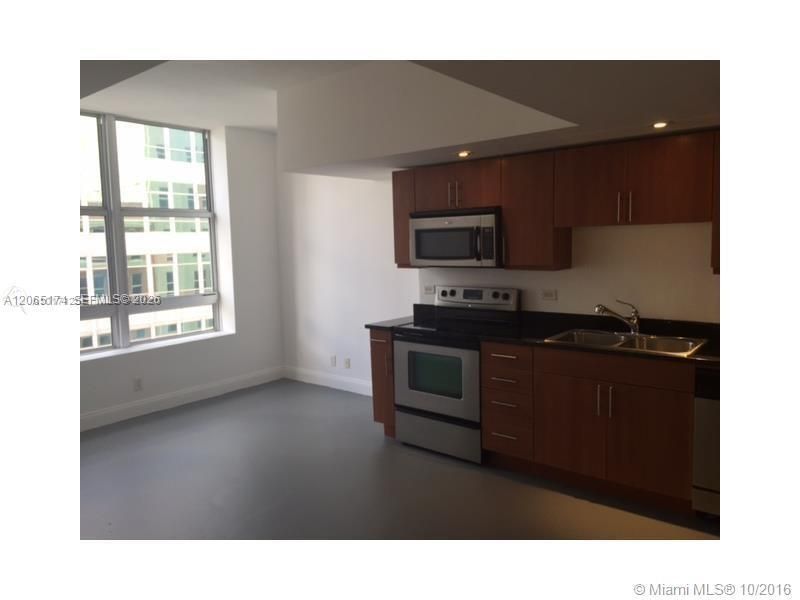 For Rent: $1,975 (1 beds, 1 baths, 594 Square Feet)