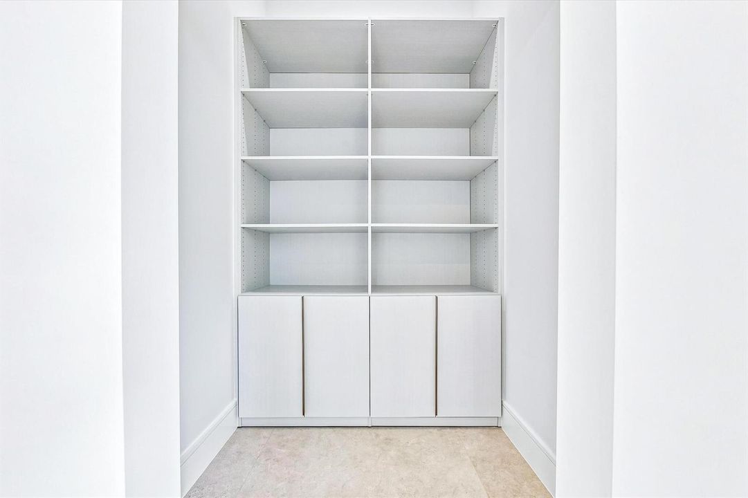 Flex Room Closet
