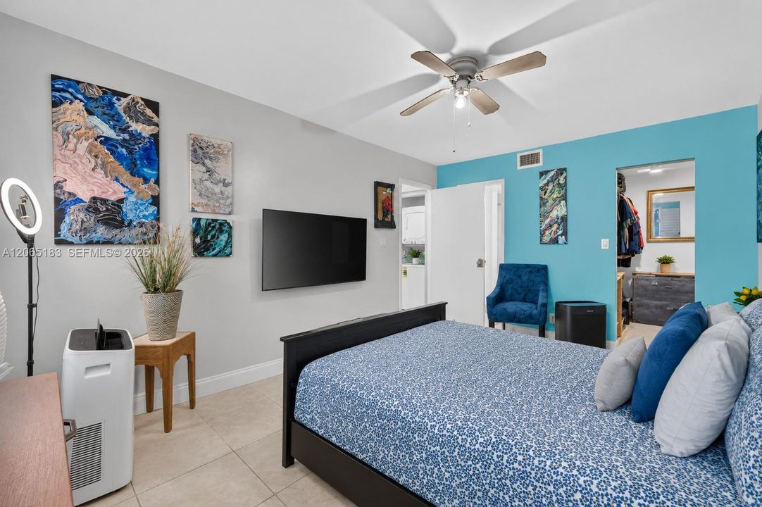 For Sale: $215,000 (3 beds, 2 baths, 1160 Square Feet)