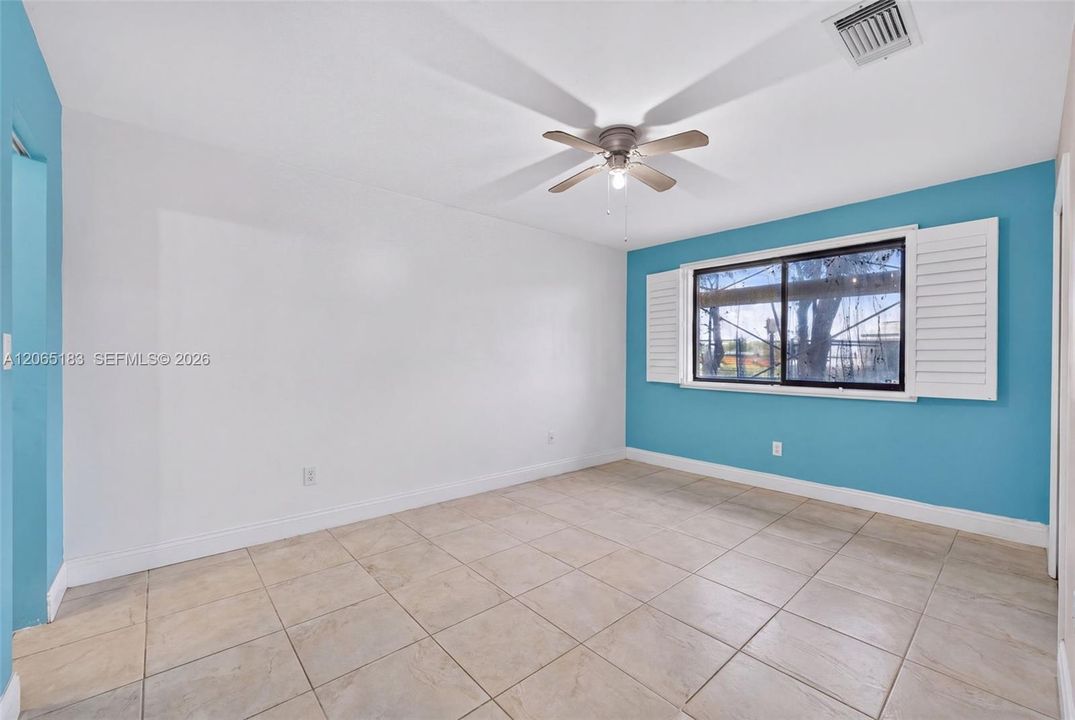 For Sale: $215,000 (3 beds, 2 baths, 1160 Square Feet)