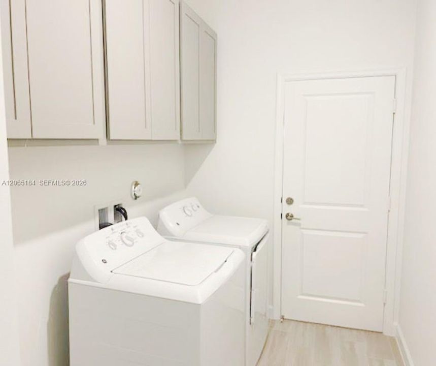 В аренду: $3,500 (3 спален, 2 ванн, 1749 Квадратных фут)