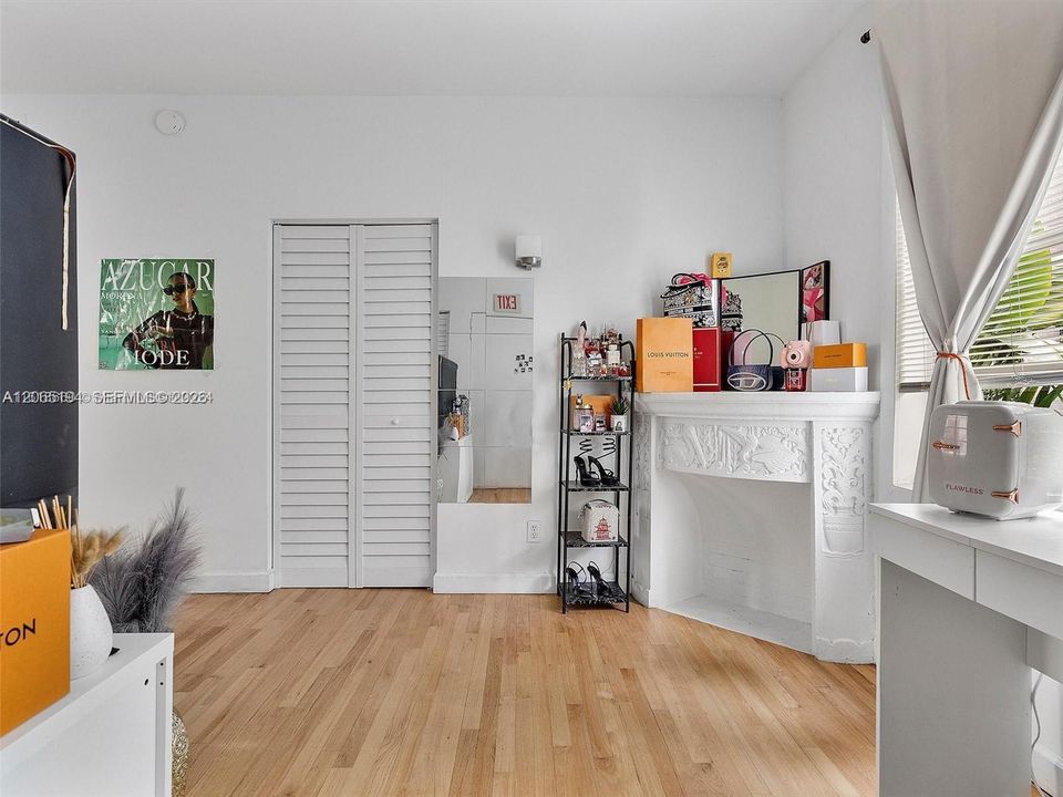 На продажу: $189,000 (0 спален, 1 ванн, 403 Квадратных фут)