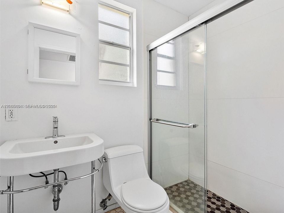 На продажу: $189,000 (0 спален, 1 ванн, 403 Квадратных фут)