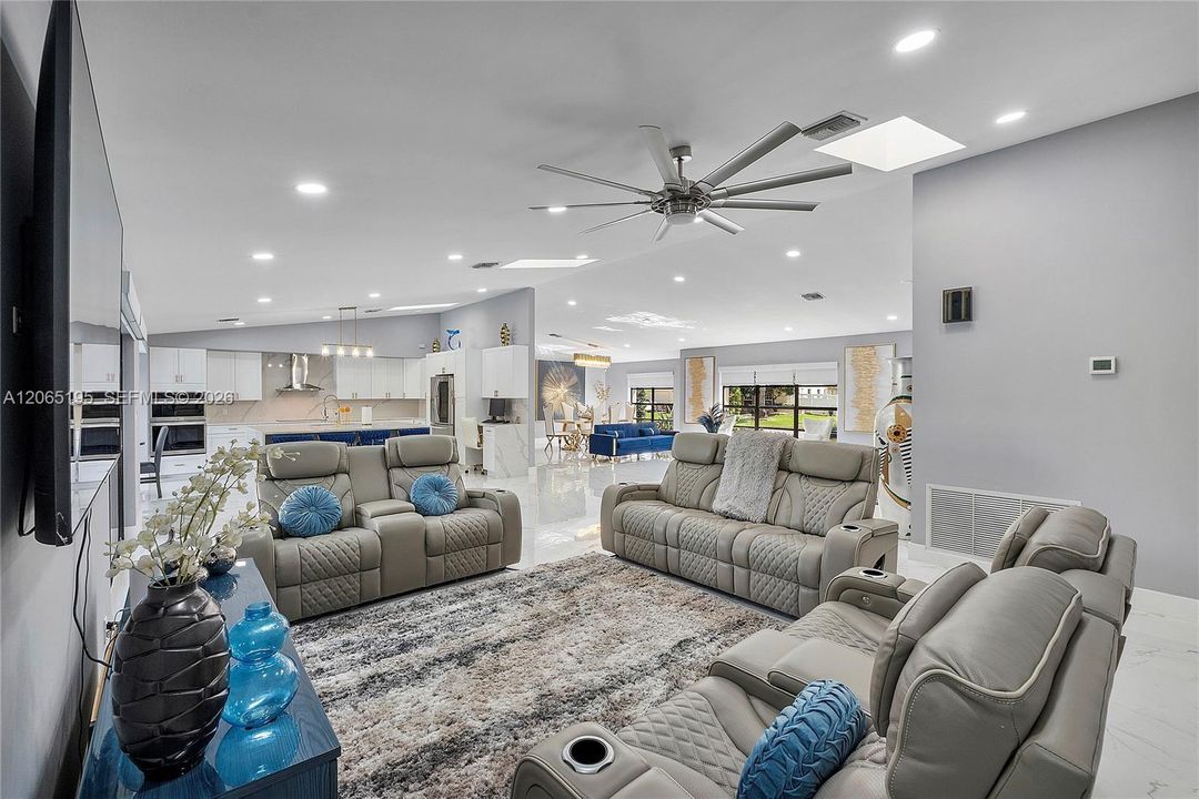 For Sale: $1,010,000 (4 beds, 3 baths, 3133 Square Feet)