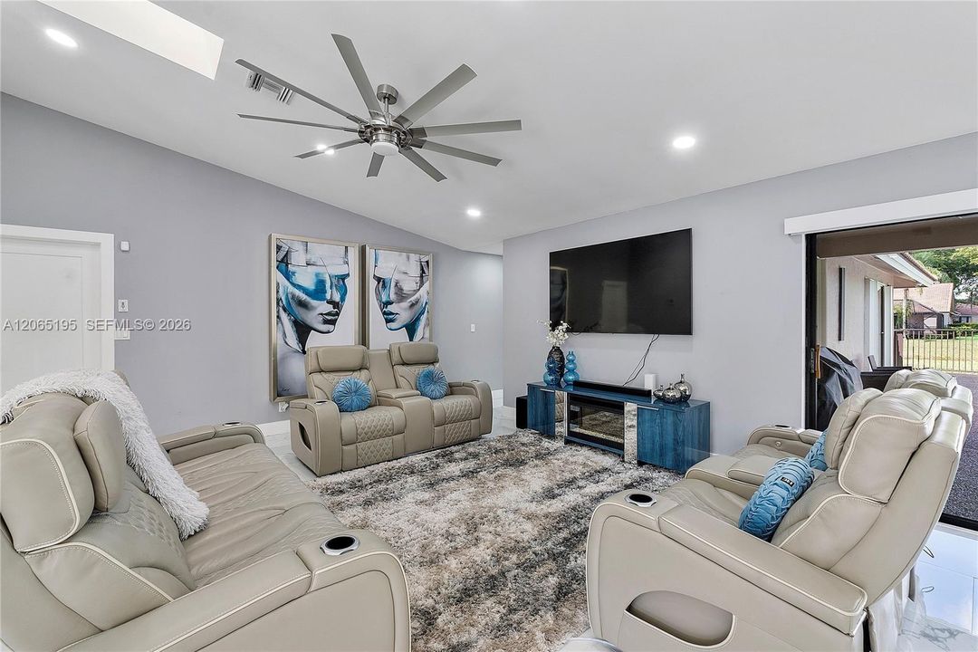 For Sale: $1,010,000 (4 beds, 3 baths, 3133 Square Feet)