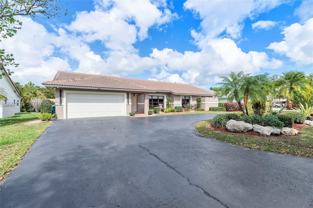 For Sale: $1,010,000 (4 beds, 3 baths, 3133 Square Feet)