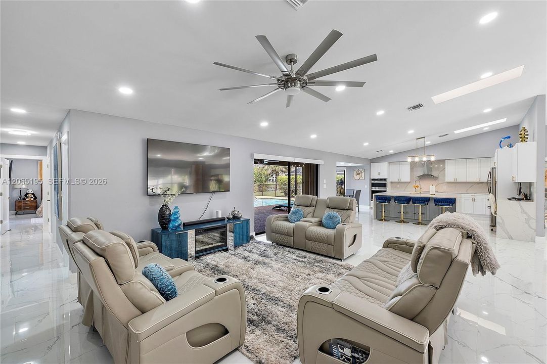 For Sale: $1,010,000 (4 beds, 3 baths, 3133 Square Feet)