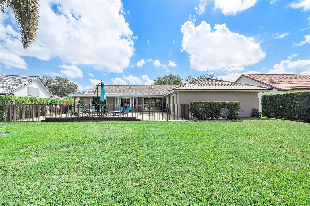 For Sale: $1,010,000 (4 beds, 3 baths, 3133 Square Feet)
