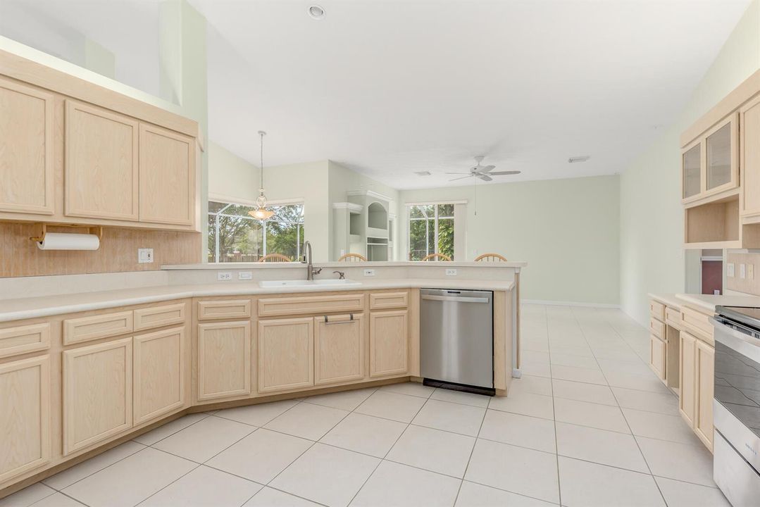 612 SE 6th St, Stuart, FL 34994-23