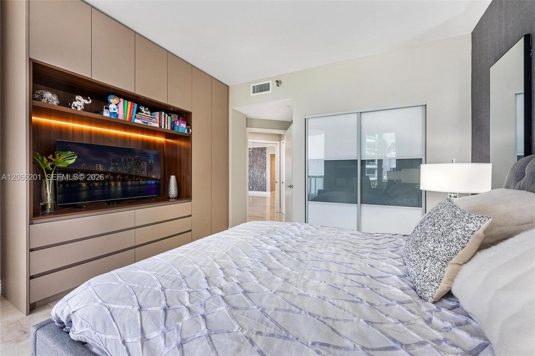 Active With Contract: $795,000 (2 beds, 2 baths, 2190 Square Feet)