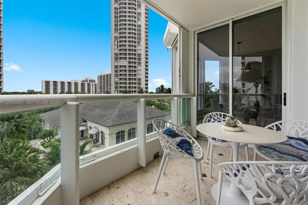 Active With Contract: $795,000 (2 beds, 2 baths, 2190 Square Feet)