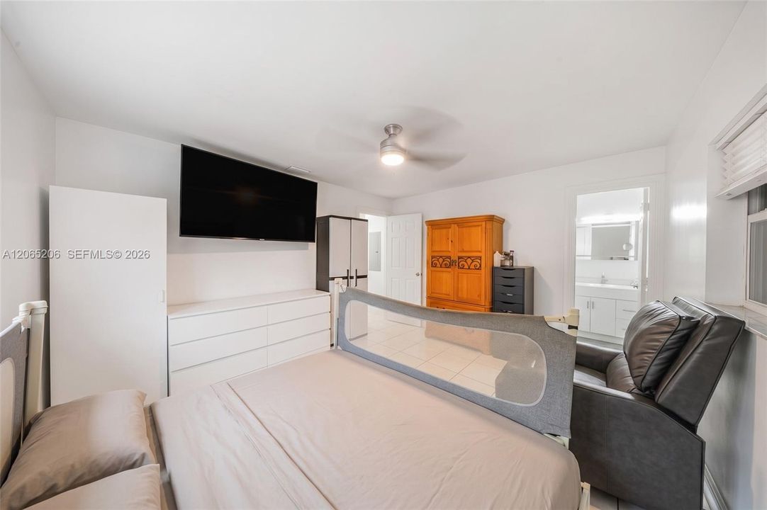 En Venta: $750,000 (6 camas, 3 baños, 1845 Pies cuadrados)