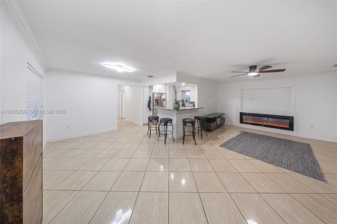 En Venta: $750,000 (6 camas, 3 baños, 1845 Pies cuadrados)