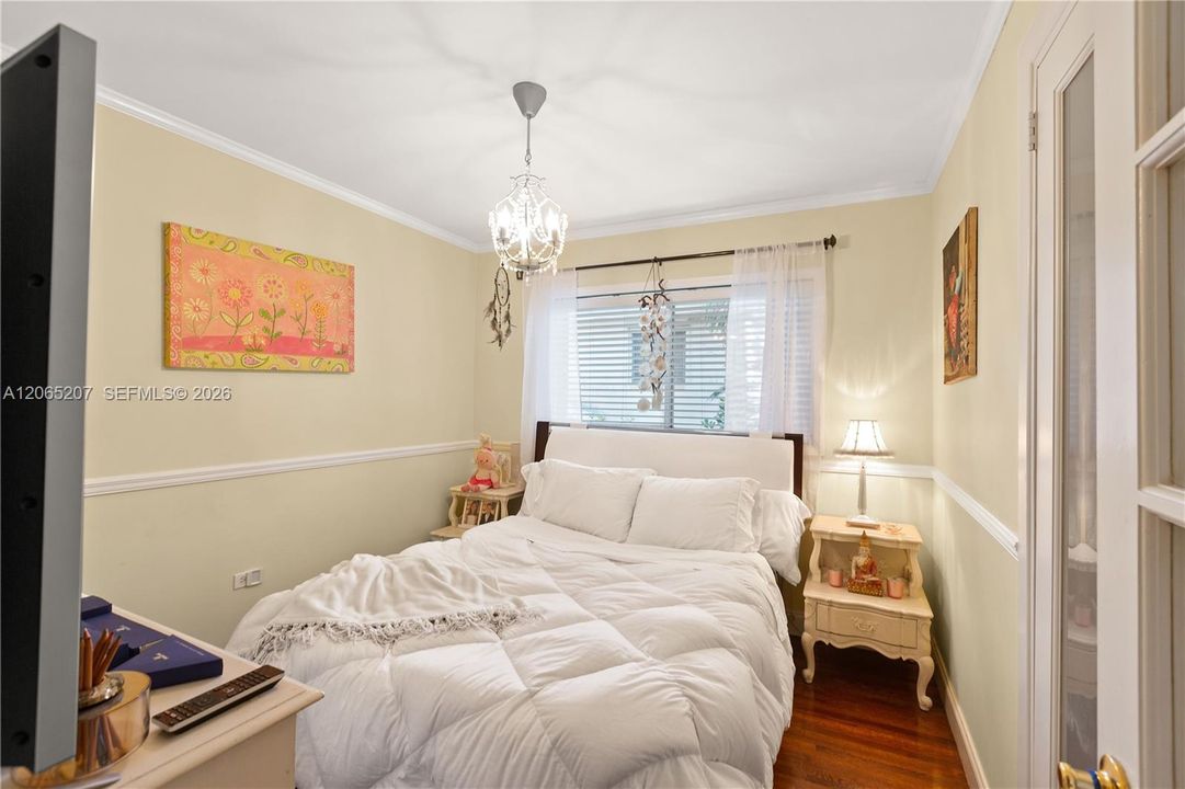 For Sale: $1,998,000 (3 beds, 2 baths, 2019 Square Feet)