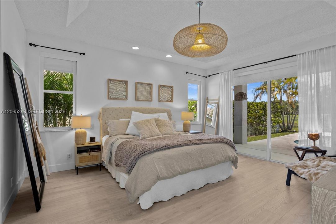 En Venta: $1,350,000 (5 camas, 3 baños, 2725 Pies cuadrados)