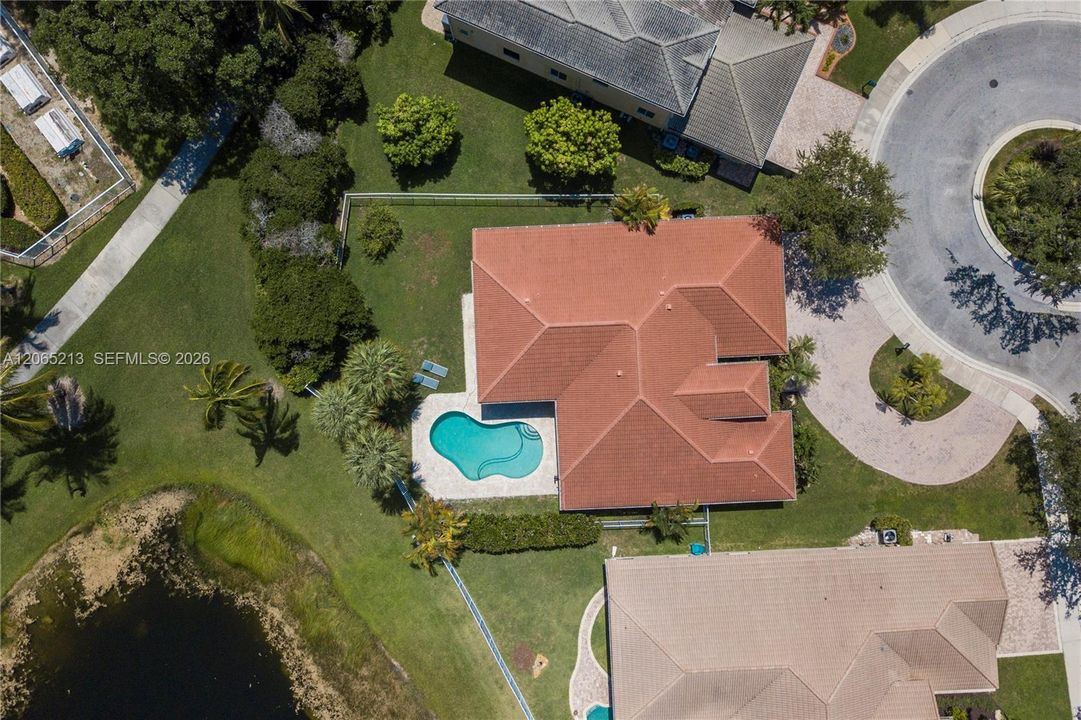 En Venta: $1,350,000 (5 camas, 3 baños, 2725 Pies cuadrados)