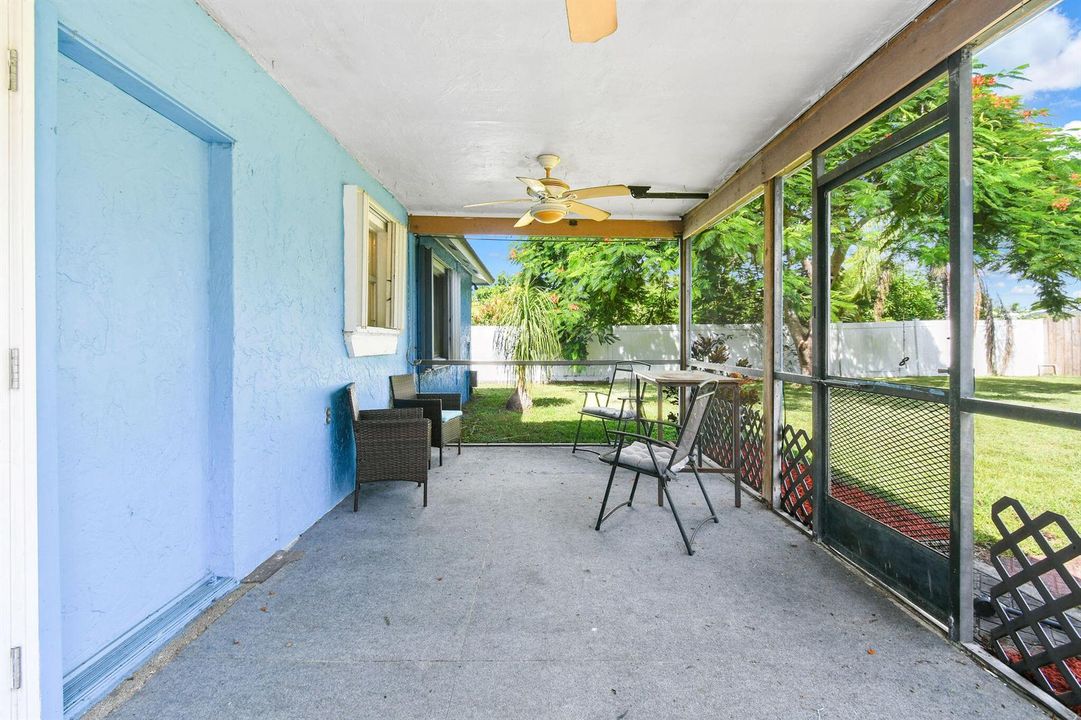 767SEChaloupeAve(38)