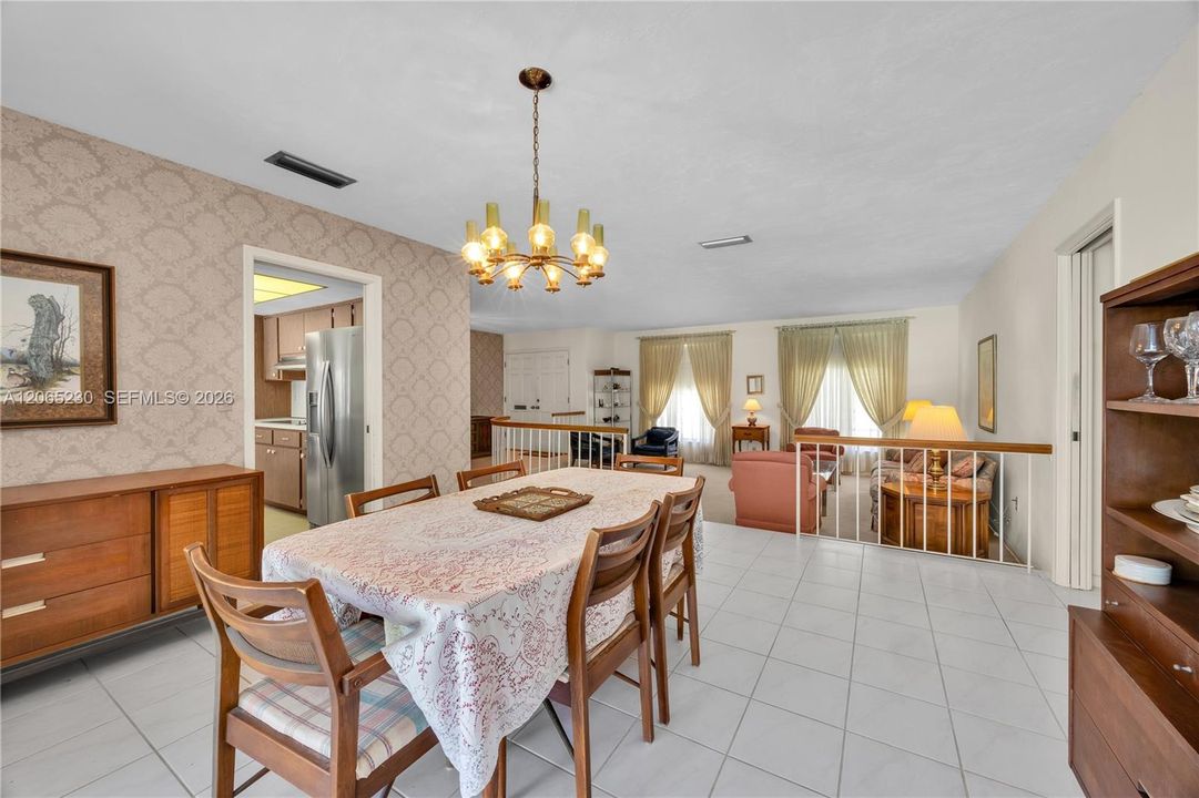 For Sale: $1,670,000 (4 beds, 2 baths, 2569 Square Feet)
