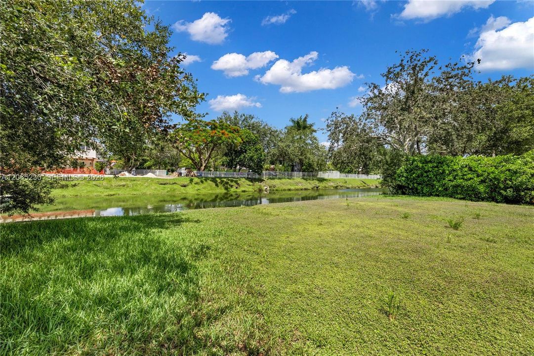 For Sale: $1,670,000 (4 beds, 2 baths, 2569 Square Feet)