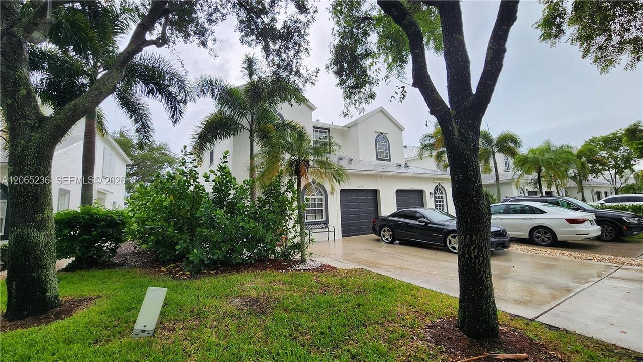 For Sale: $479,900 (3 beds, 2 baths, 1558 Square Feet)
