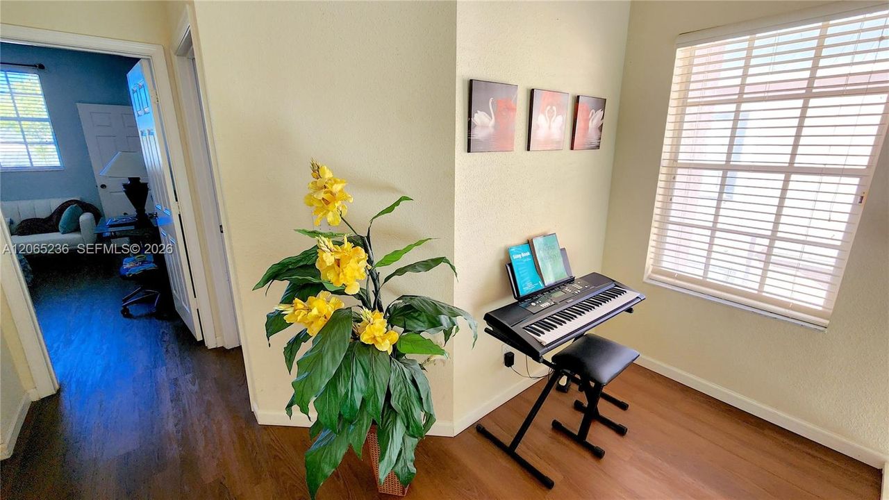 For Sale: $479,900 (3 beds, 2 baths, 1558 Square Feet)