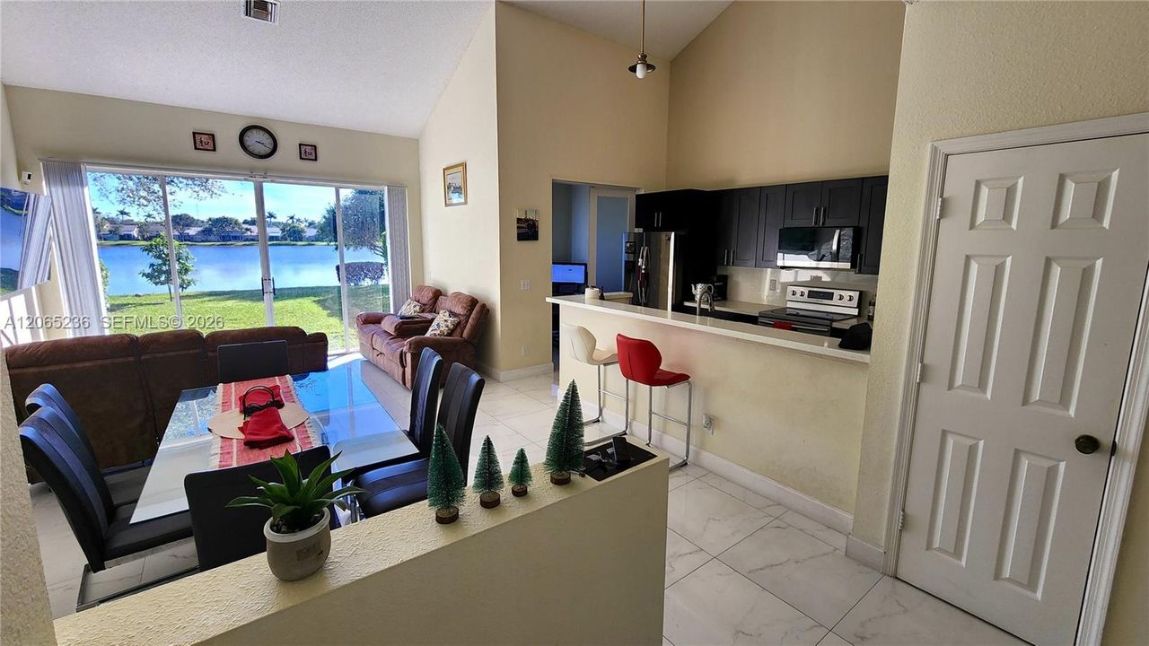 For Sale: $479,900 (3 beds, 2 baths, 1558 Square Feet)