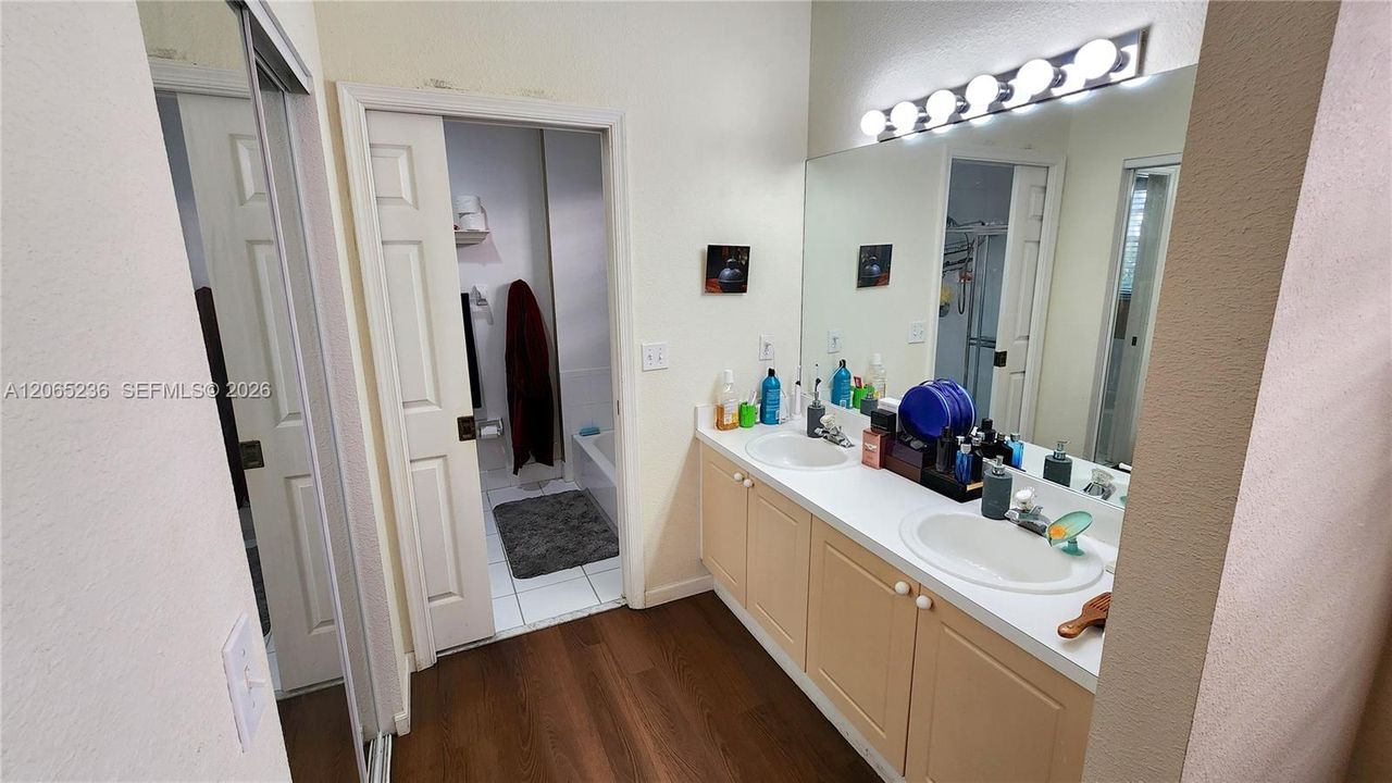 For Sale: $479,900 (3 beds, 2 baths, 1558 Square Feet)