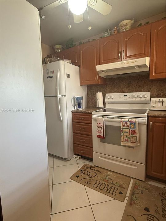 For Sale: $99,000 (2 beds, 2 baths, 850 Square Feet)