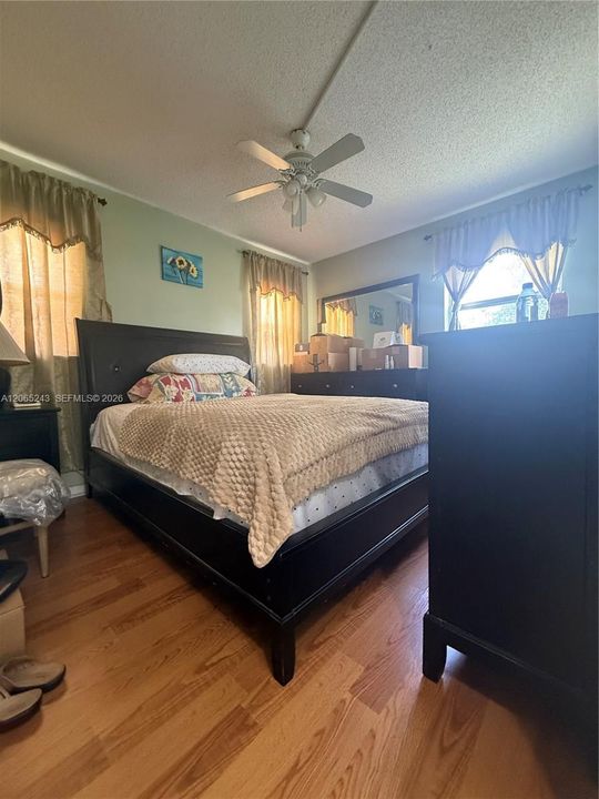 For Sale: $99,000 (2 beds, 2 baths, 850 Square Feet)