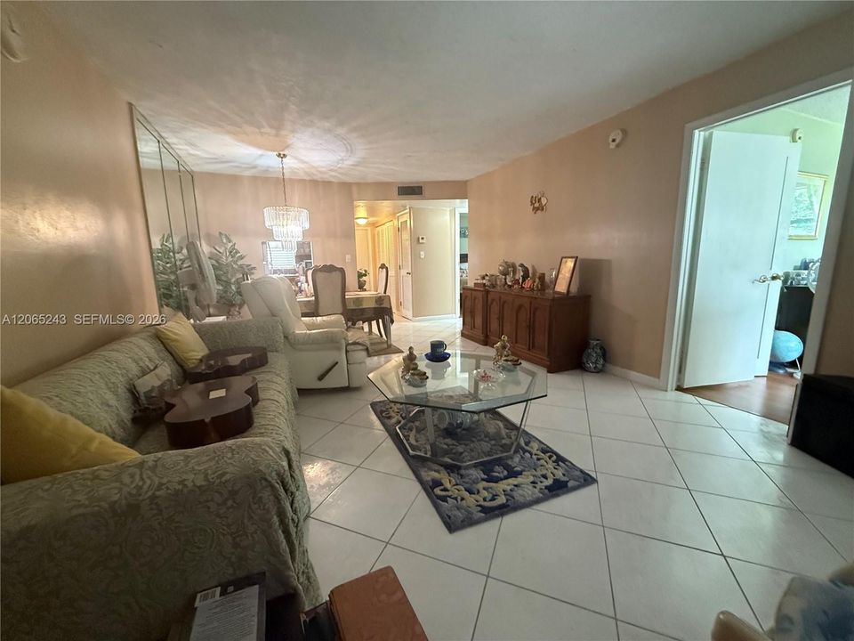 For Sale: $99,000 (2 beds, 2 baths, 850 Square Feet)