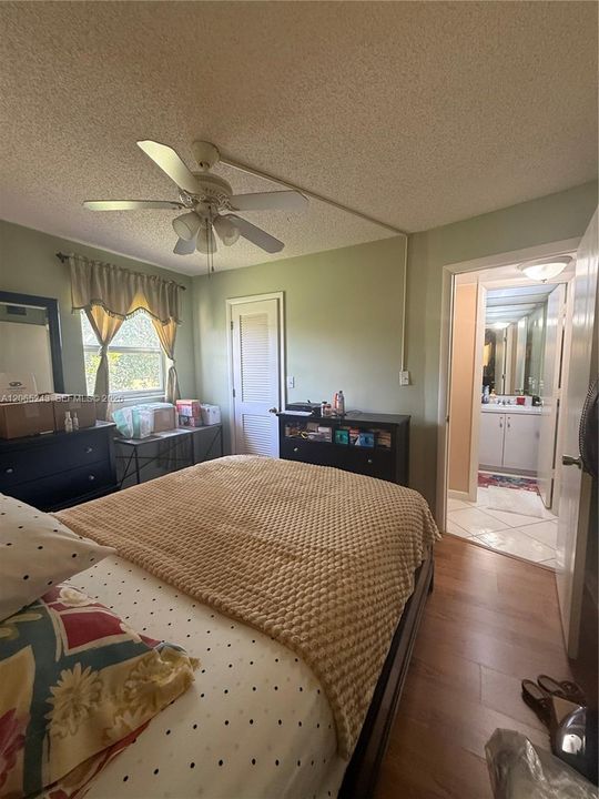 For Sale: $99,000 (2 beds, 2 baths, 850 Square Feet)