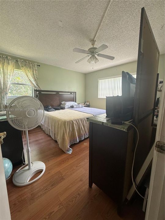 For Sale: $99,000 (2 beds, 2 baths, 850 Square Feet)
