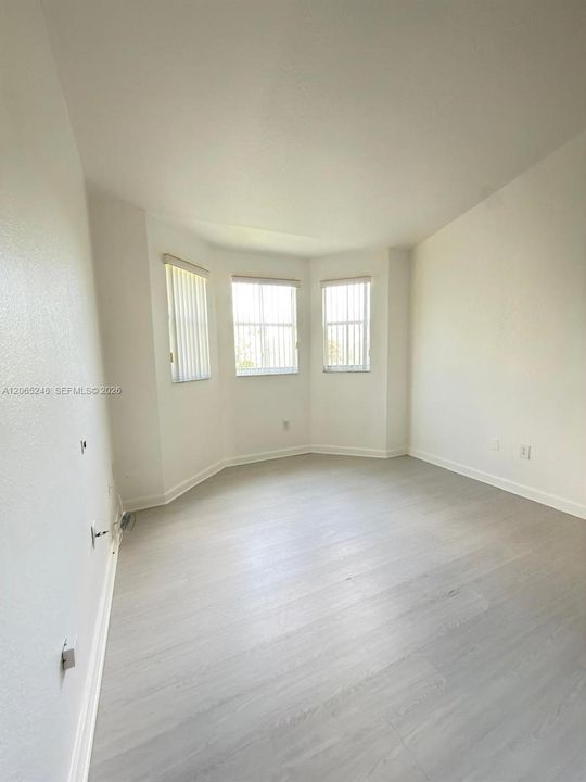 For Sale: $230,000 (3 beds, 2 baths, 1166 Square Feet)