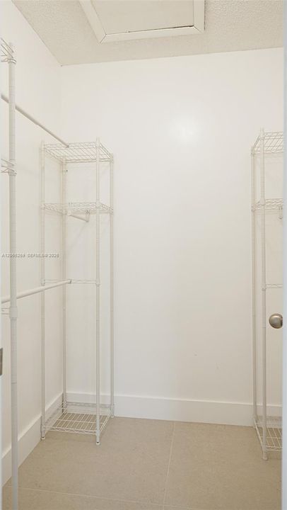 Activo con contrato: $3,450 (3 camas, 2 baños, 1274 Pies cuadrados)