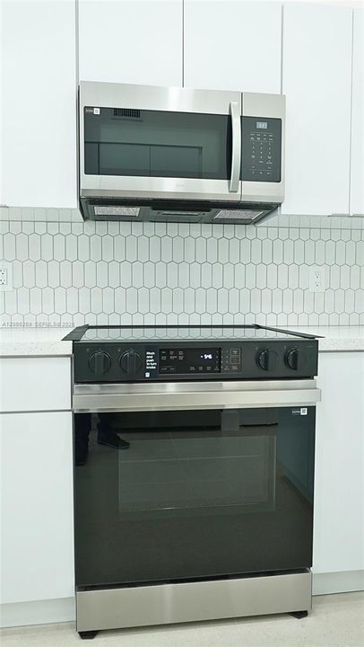 Activo con contrato: $3,450 (3 camas, 2 baños, 1274 Pies cuadrados)