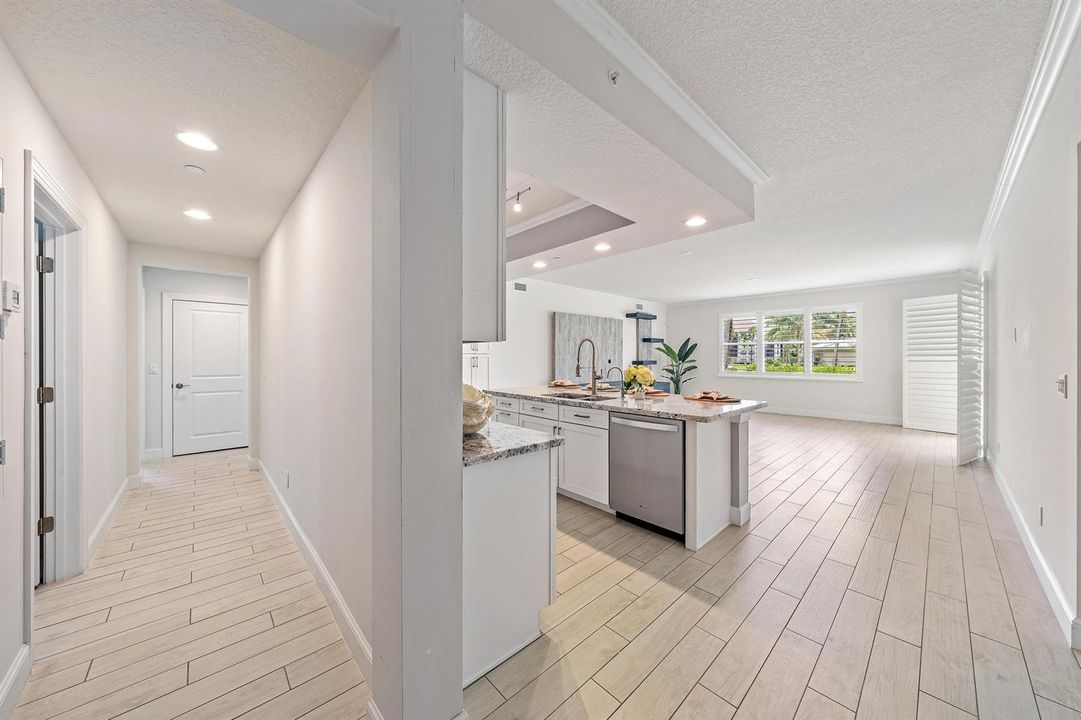 411 Bay Colony Dr N-12