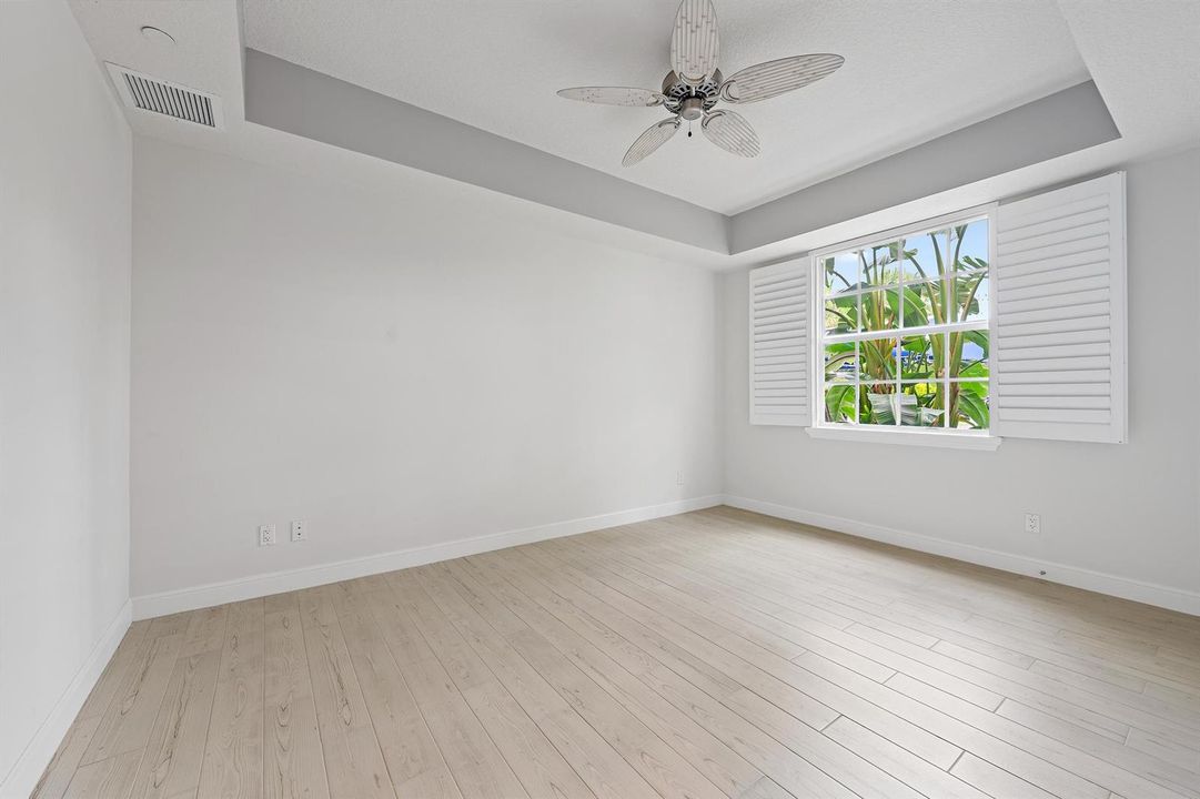 411 Bay Colony Dr N-3