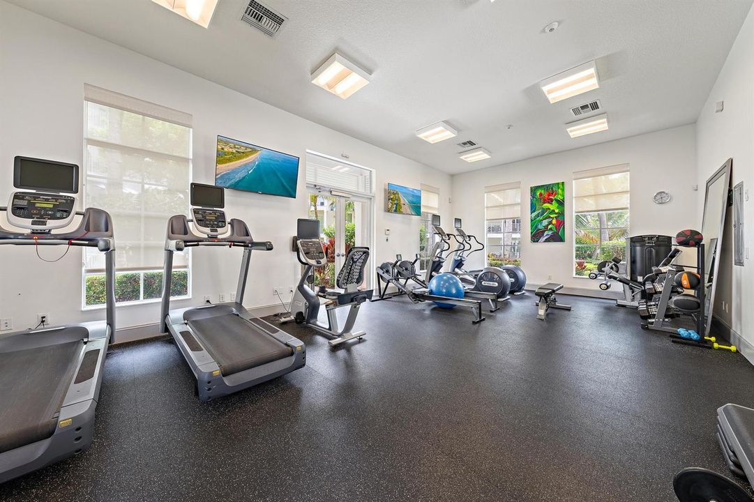 411 Bay Colony Dr N-24