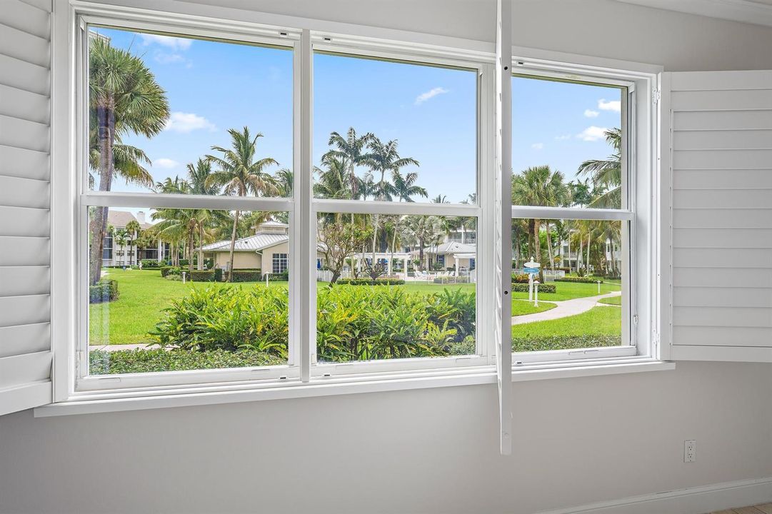 411 Bay Colony Dr N-17