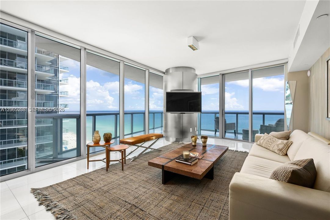For Rent: $11,900 (3 beds, 3 baths, 1863 Square Feet)