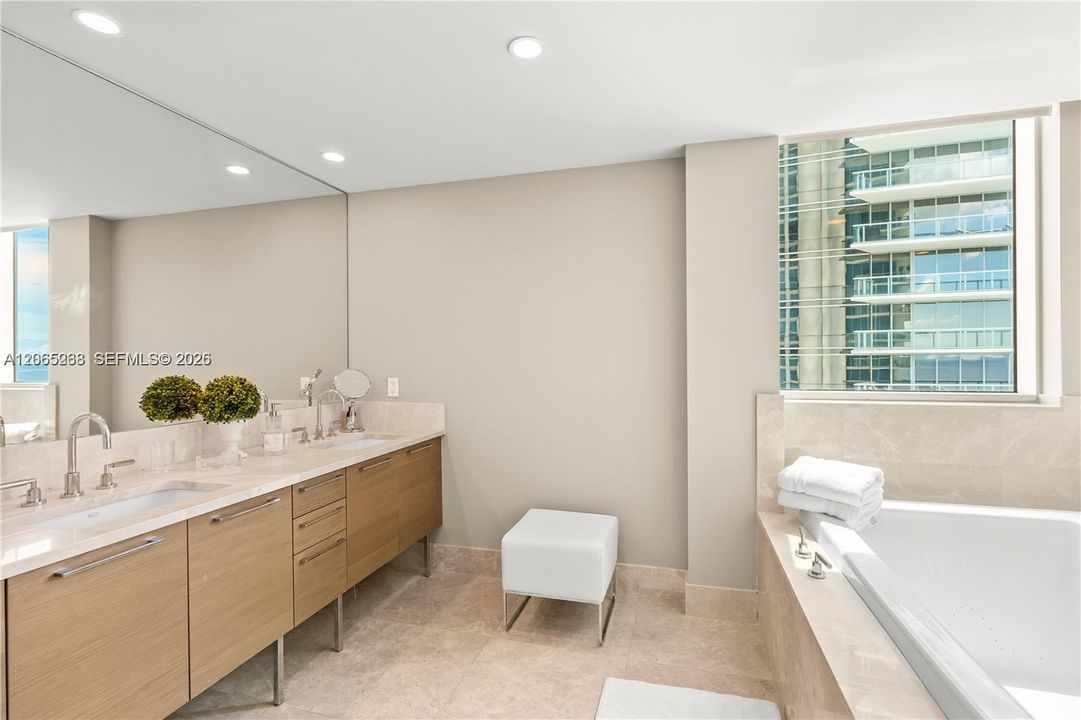 For Rent: $11,900 (3 beds, 3 baths, 1863 Square Feet)