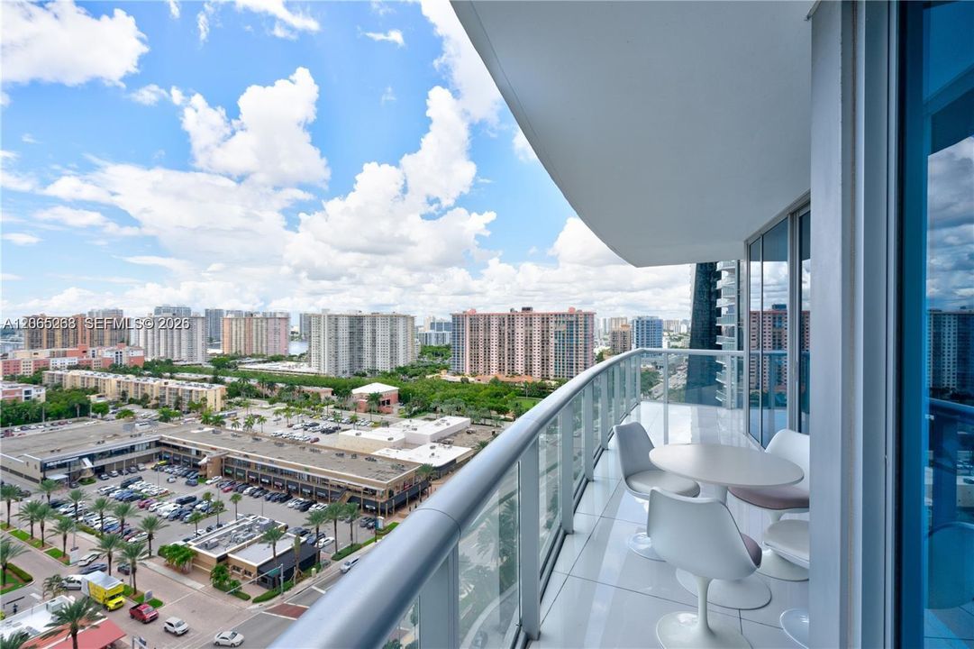 For Rent: $11,900 (3 beds, 3 baths, 1863 Square Feet)