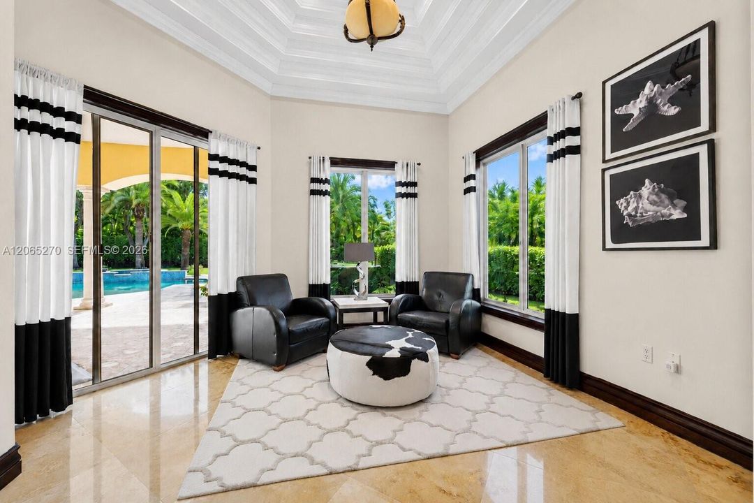 For Sale: $4,965,000 (5 beds, 5 baths, 6239 Square Feet)